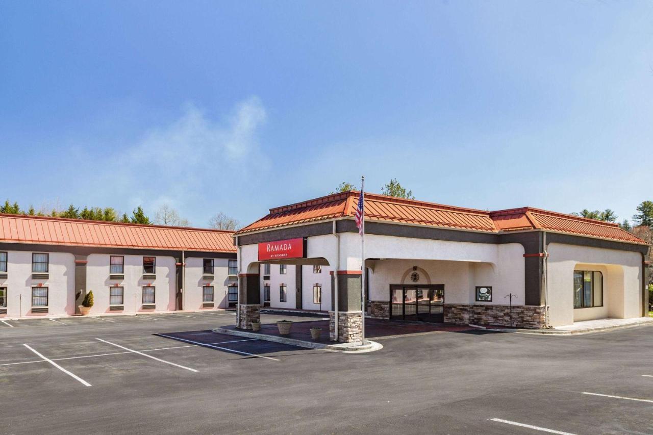 Ramada By Wyndham Hendersonville Exterior photo