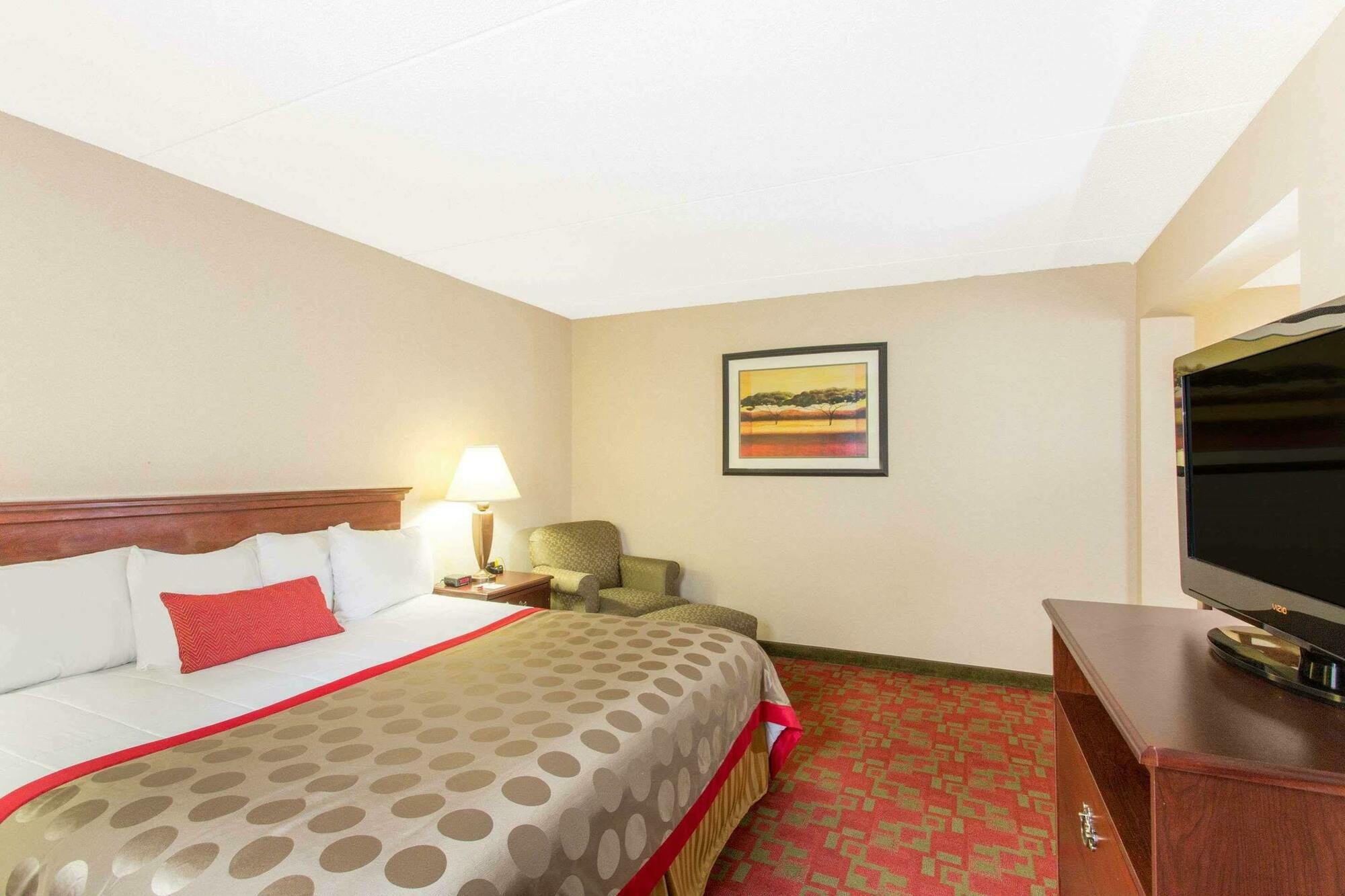 Ramada By Wyndham Hendersonville Exterior photo